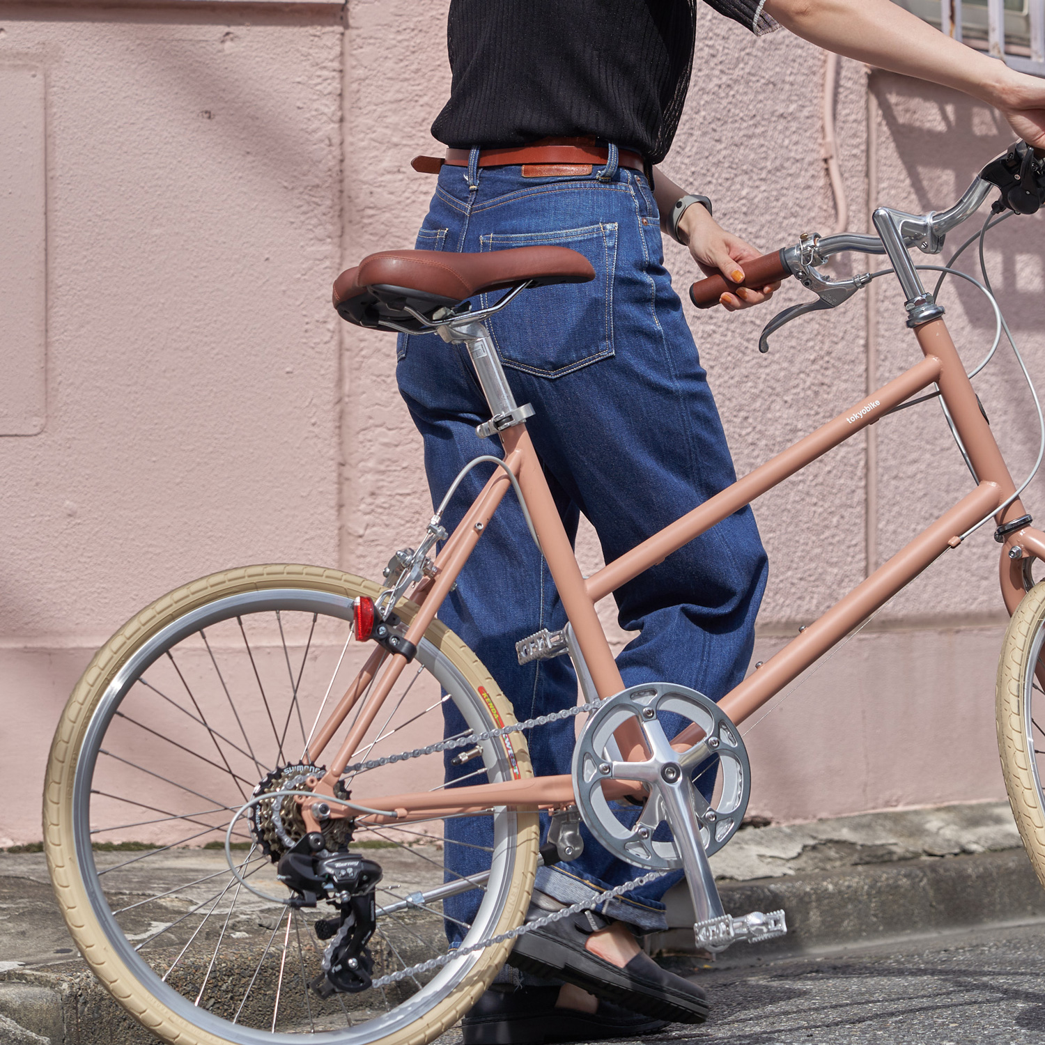 ロードバイクのポジション沼を超越する究極カスタム 逆付けステムと膝シフターで前傾姿勢完全制覇