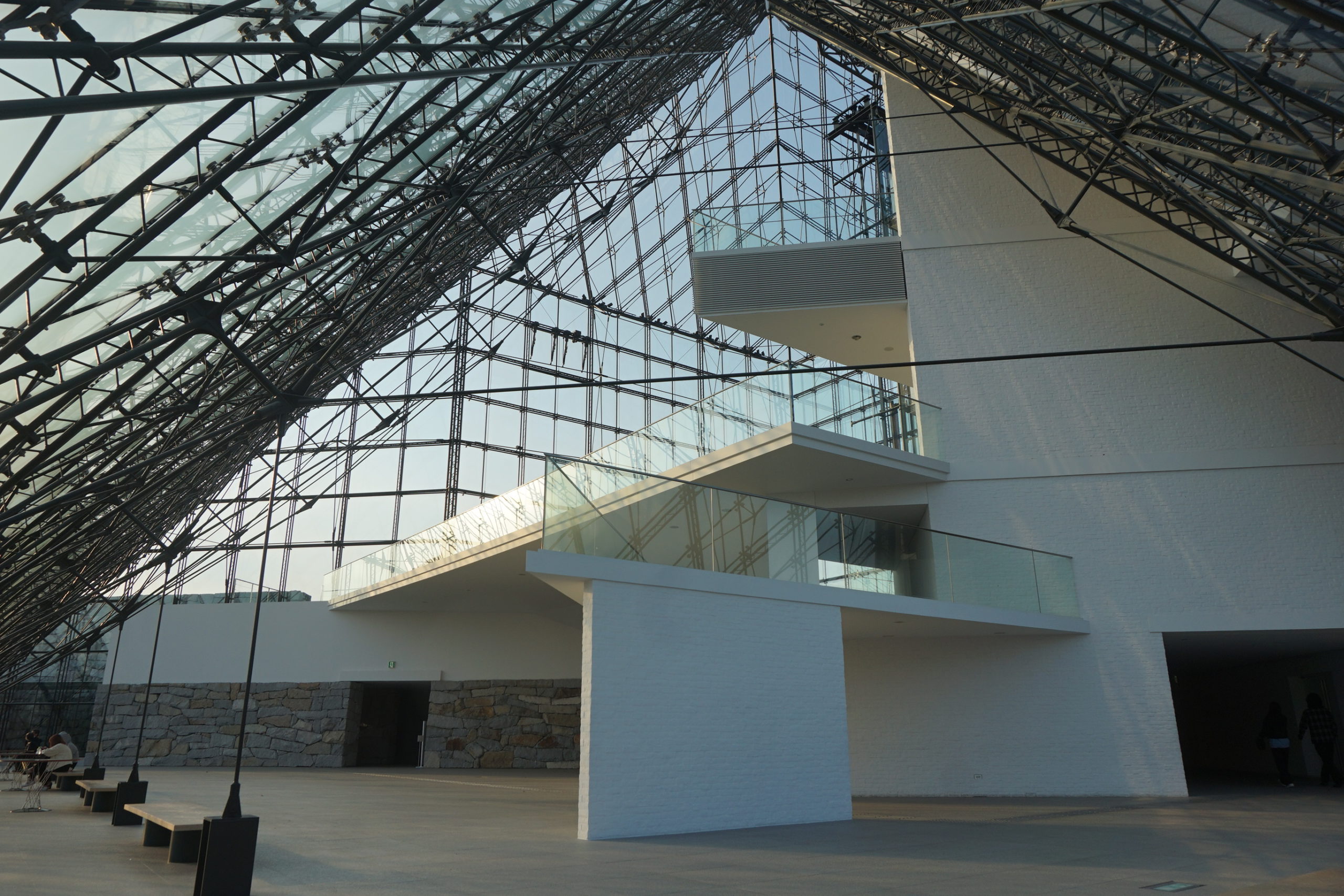 アクセスモエレ沼公園－イサム・ノグチ設計