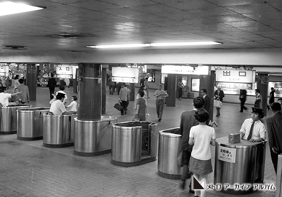 ジェイアール京都伊勢丹の別館「JR西口改札前 レストラン街 イートパラダイス」への行き方ジェイアール京都伊勢丹店舗情報