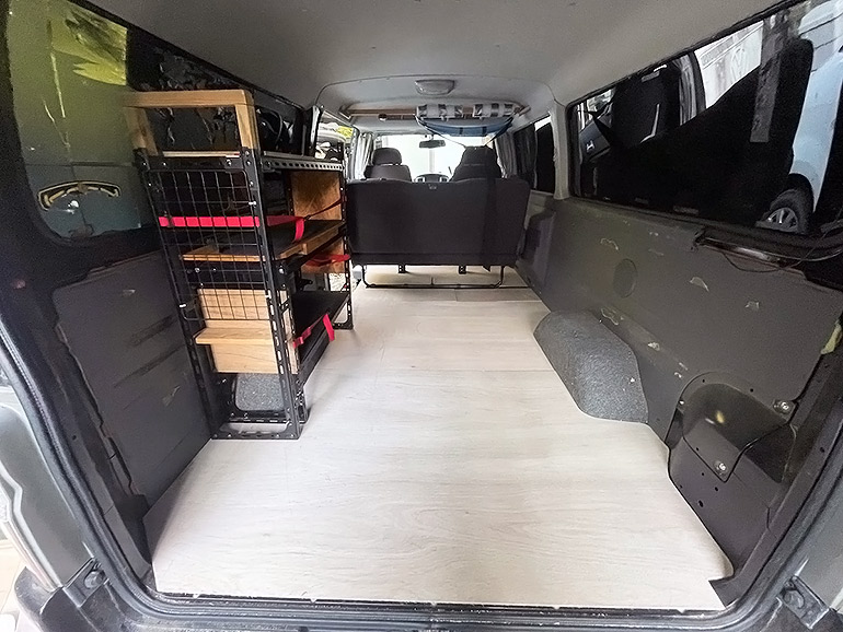 遂にエブリイの天井板張りを合法化しました！車検対応の方法をDIYをしながらご説明します！ バンライフ・車中泊- YouTube