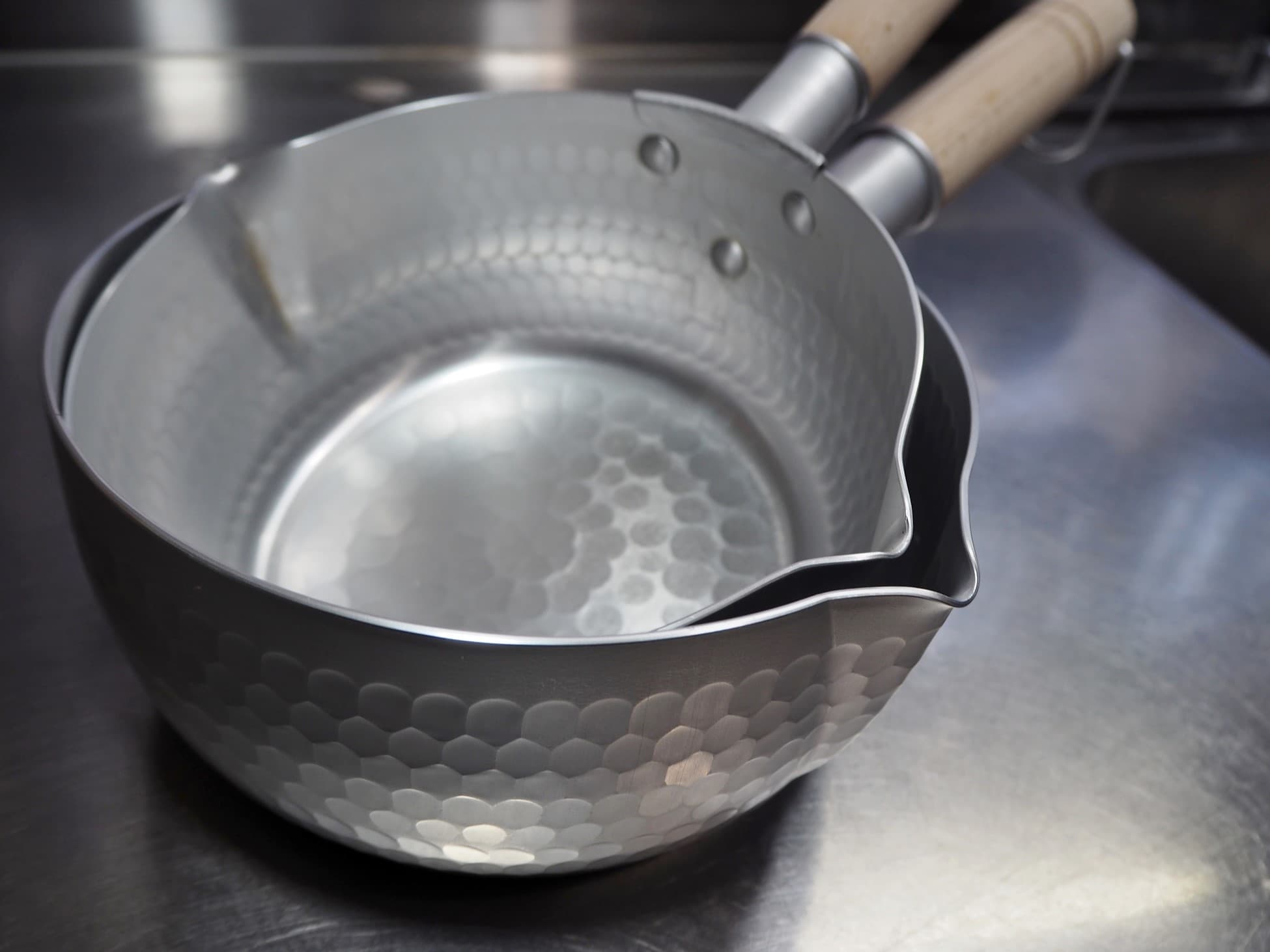 アルミ鍋をオキシクリーンに漬けて放置した結果 マネしないでね！わなものぐらし