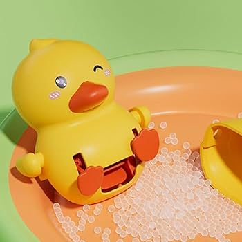 水道管の大きな古い黄色の蛇口。閉じる。の写真素材・画像素材 Image 179005177