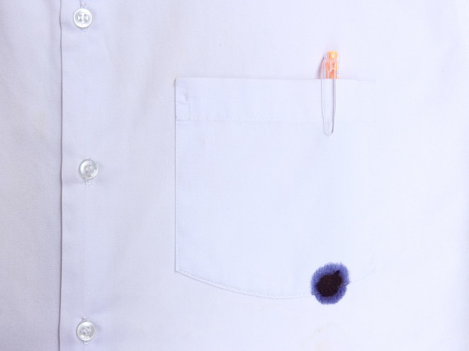 服にボールペンが付着した時の落とし方！インクの種類別に手順や対処法を解説ピナイ家事ラボ