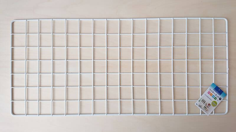 食器をスマートに2段収納できるキャンドゥのマルチスタンド--ひっくり返せばブックスタンドに変身！えんウチ