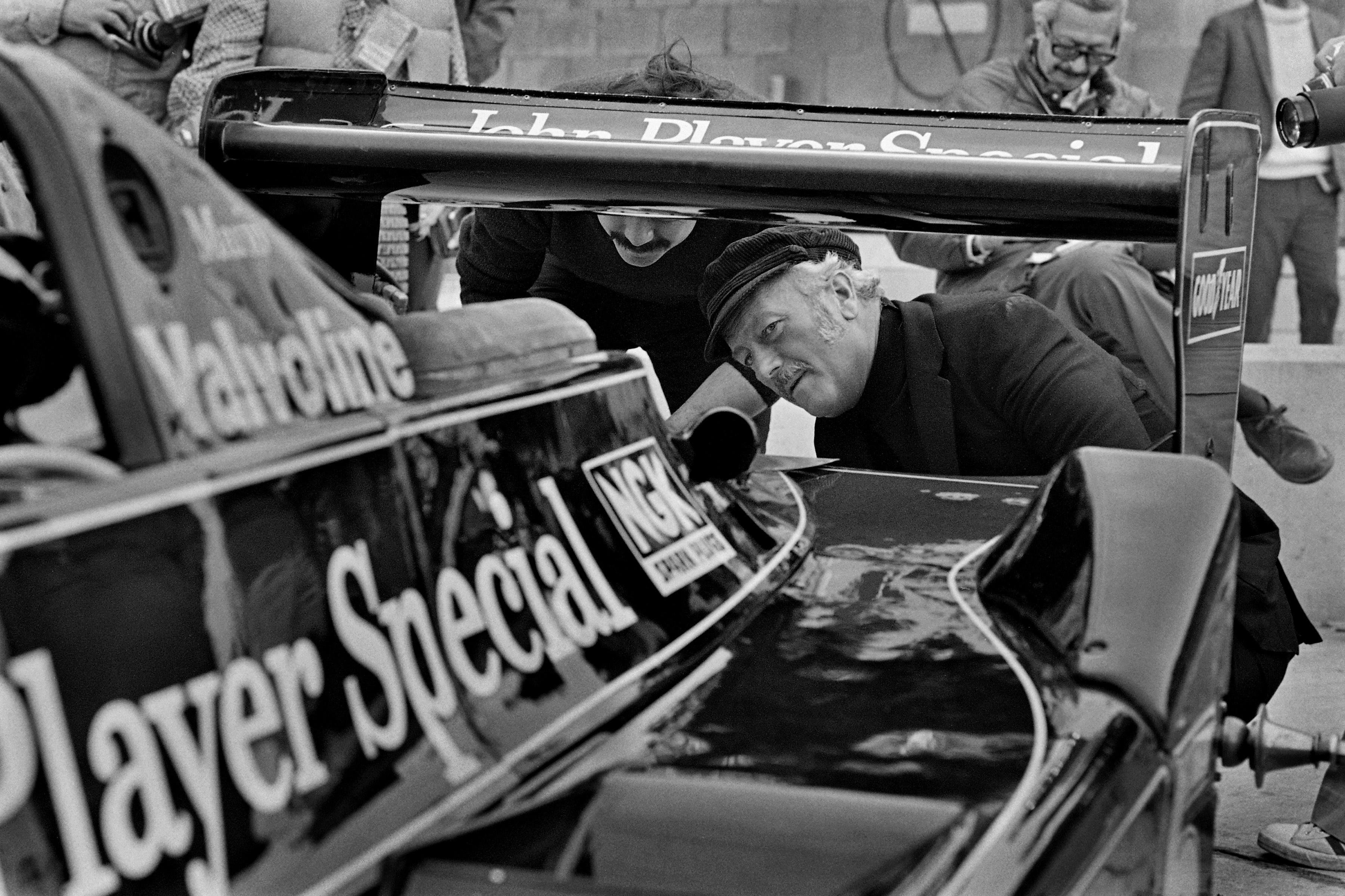 ジョン・レノン殺害犯になるため俳優は30キロ増量、本人に200時間インタビューした映画シネマトゥデイ