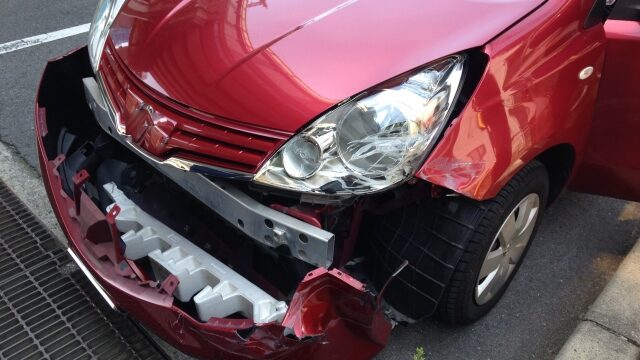 バンパーをぶつけた場合の修理代や期間の目安、10個の修理事例を紹介！鈑金・塗装修理コラム鈑金・塗装店舗メニュー情報イエローハット