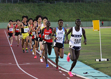 ニューイヤー駅伝 in ぐんま 第69回 全日本実業団対抗駅伝競走大会 1位 旭化成 長嶋幸宝 茂木圭次郎 葛西潤 キプルト・エマニエル 大六野秀畝齋藤椋 井川龍人 群馬県庁発着 群馬県 日本 クレジット: 藤田孝夫 フォート・キシモト 川口浩輝 フォート・キシモト フォート