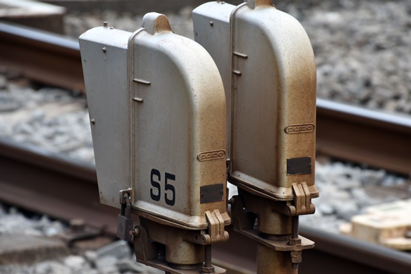 踏切動作反応灯 山陽電気鉄道①-1 - YouTube