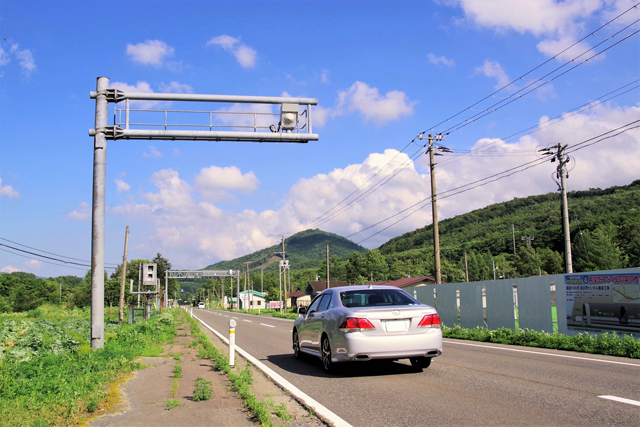 移動式オービスが全国の高速道路でも運用拡大NEWSCAST