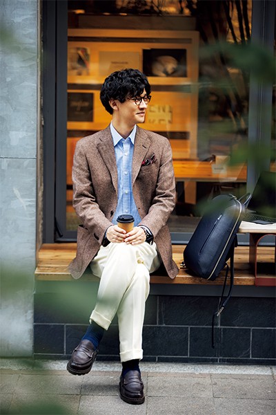 ネイビーブレザー×ベージュスラックス ジャケパンスタイル biz17ss_0095のコーディネート例ビジネス・オフィス・スマートカジュアル専門通販