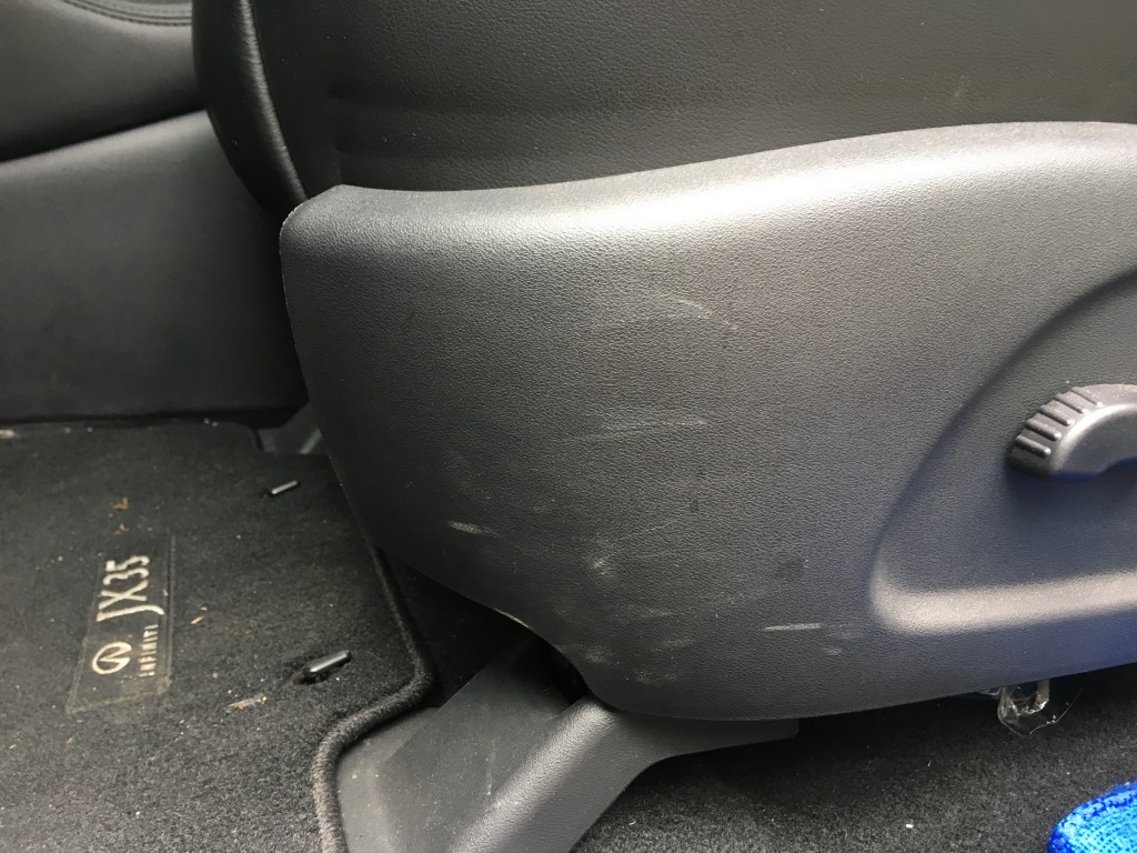 ダッシュボードの傷消し: VOXY80系 愛車レポート