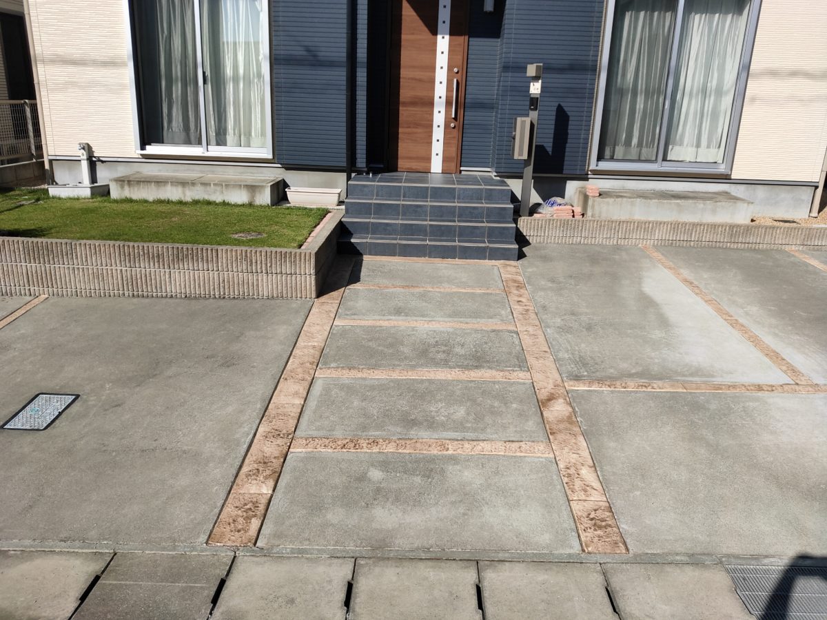 駐車場の目地を樹脂舗装仕上げエクステリアのトレド 長野市