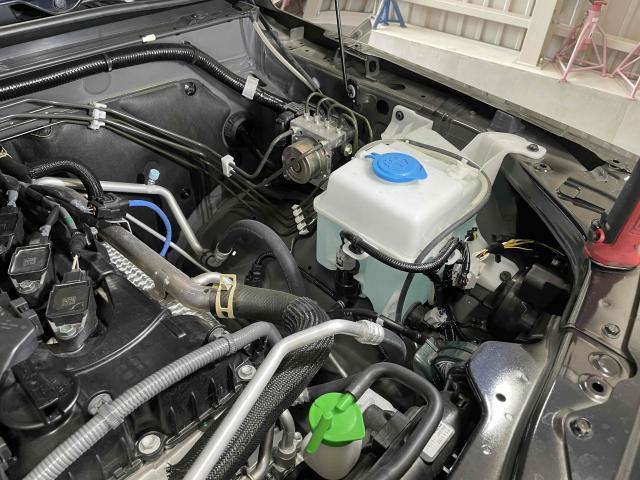 ジムニーJB23 10型 、車内とエンジンルーム内との配線通- Yahoo!知恵袋