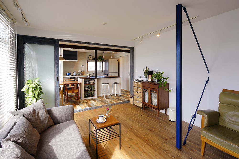 3階建て軽量鉄骨造の1・2階を子世帯用にリノベーション。吹き抜けとスケルトン階段でつなぐ家族空間 - 戸建リノベーション事例リノベりす