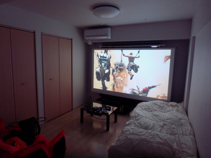 一人暮らしでホームシアター！ワンルームで出来るスクリーンやプロジェクターのインテリアレイアウト事例とアイデアをご紹介CHINTAI情報局