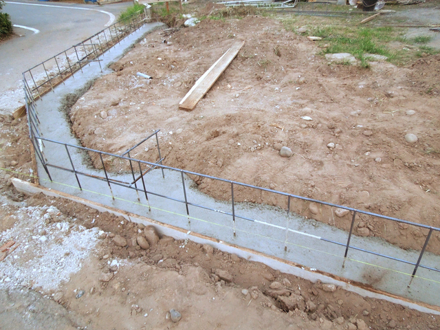 外構施工例一覧 F＆F・アオダモ・コンクリートブロック・工事費用250万円まで -金額の高い順- 画像表示 外構工事のガーデンプラス