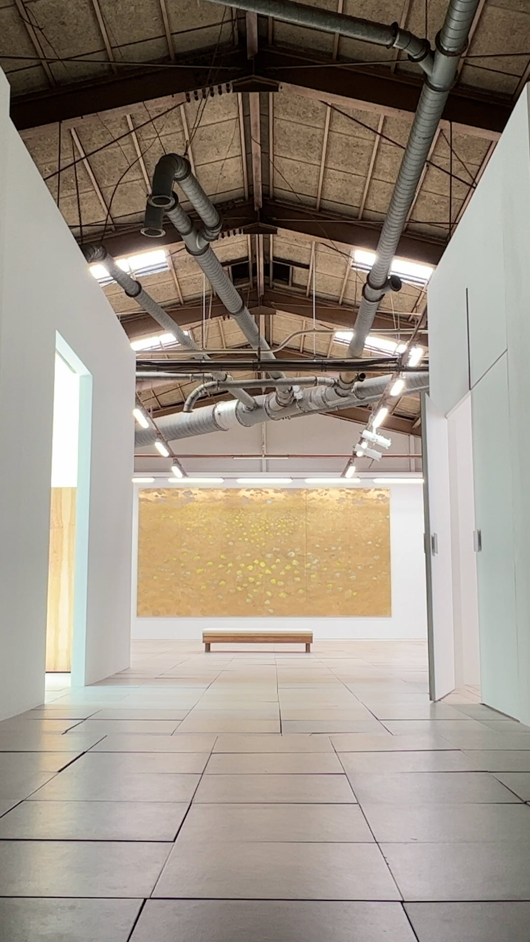 ユージーン・スタジオが東京都現代美術館で見せた巨大な時間と空間。国内美術館初の個展に注目美術手帖