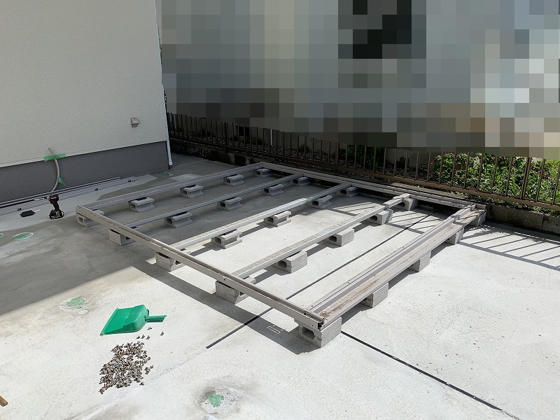 コンクリートD.I.Y. モルタルを使ってブロックを水平に設置完了～タイニーハウスの鉄骨土台作り 第６話