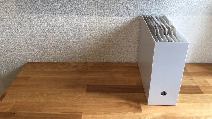 教材収納には立ち上がりのないファイルボックスがおすすめ。毎日うち暮らし
