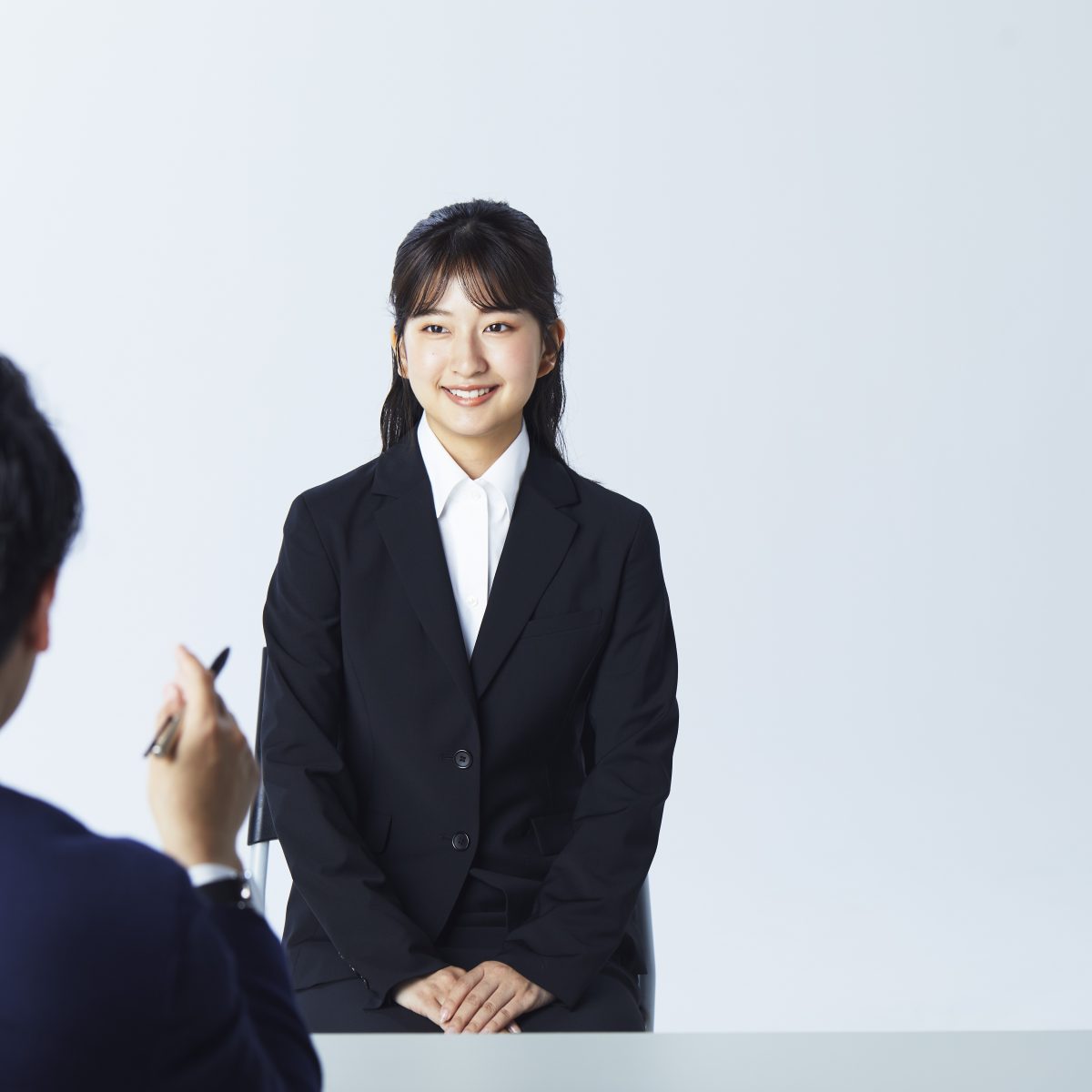 転職面接で絶対に失敗しない！30代女性におすすめの服装をプロが徹底解説サンキュ