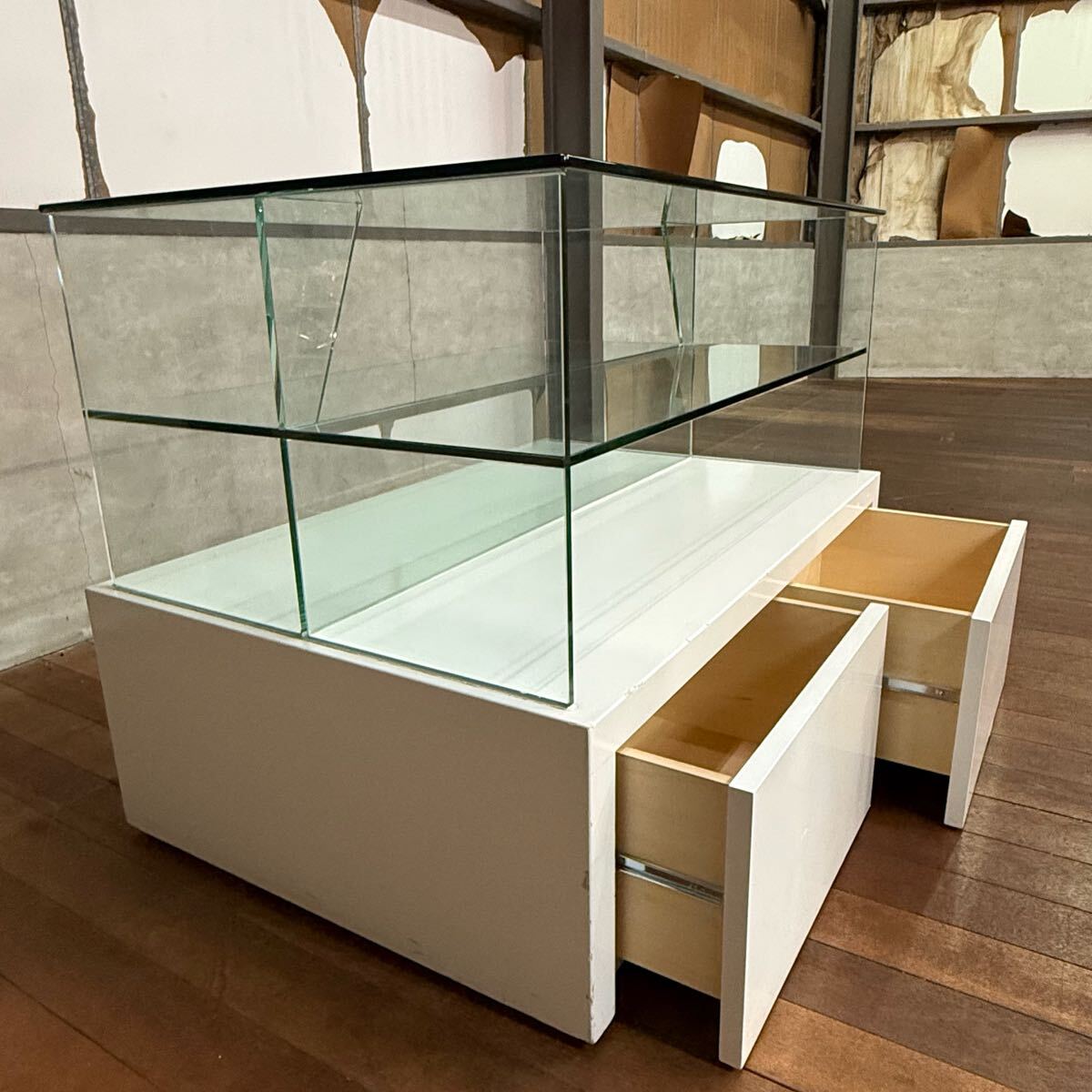 スタンダードショーケースショーケースとコレクションケースの大阪陳列株式会社