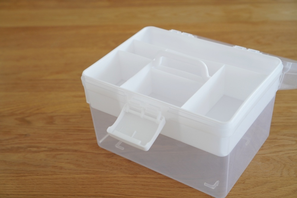 100均ダイソーの救急箱・薬箱で救急セットを揃えよう