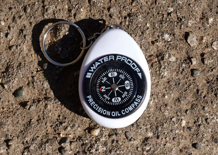 100均で売っている方位磁石・コンパスの商品一覧。ダイソー・セリア・キャンドゥで100円