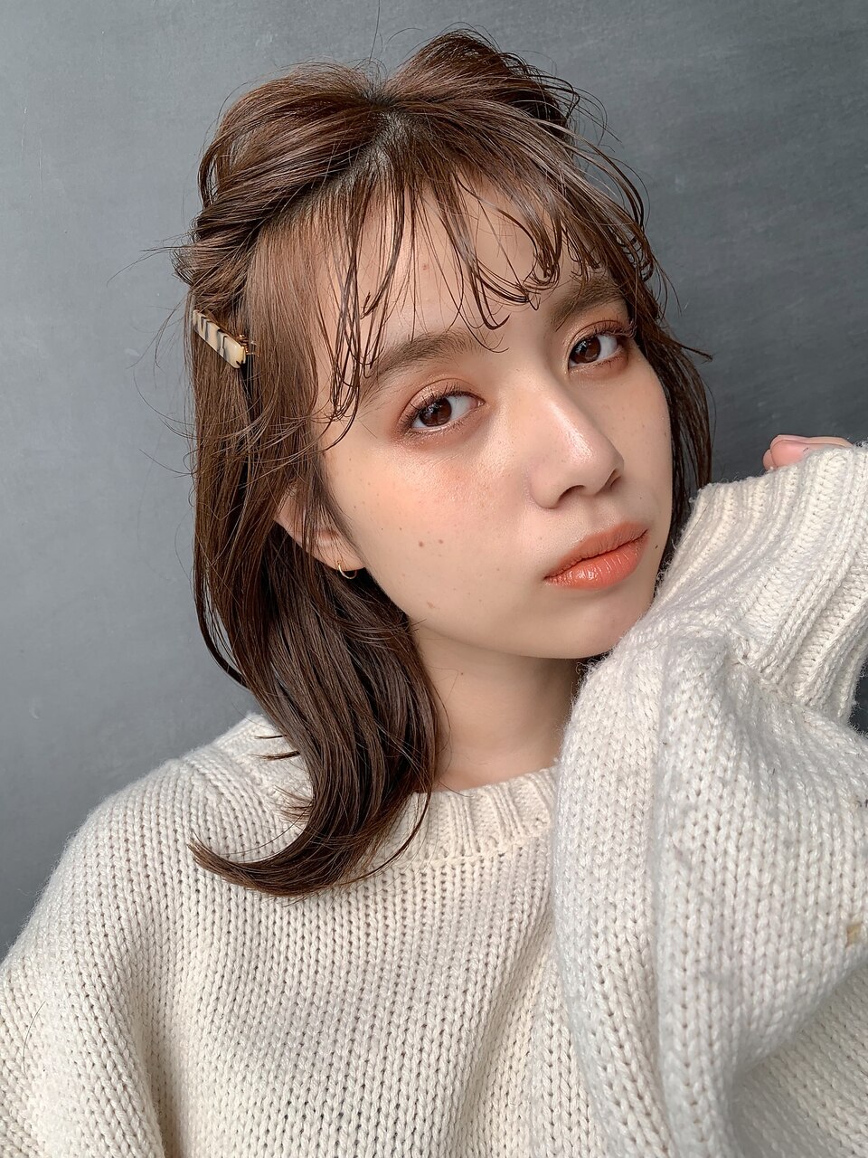 前髪が邪魔問題はピンで解決！簡単・時短・おしゃれを叶えるアレンジ6選 - モデルプレス