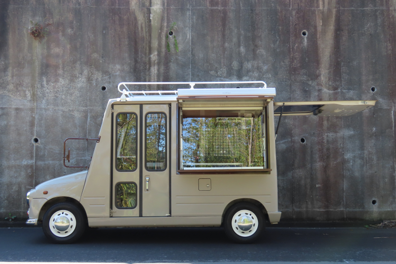 ダイハツ ミラウォークスルーバン １日１０，０００円 - キッチンカー 製作 リニューアル 買取 レンタル専門店