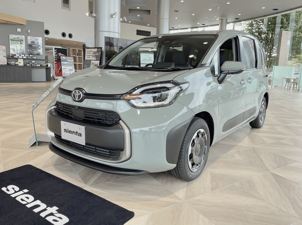 トヨタ 新型「シエンタ」を先代モデルと比較！使い勝手を見直して初代へ“回帰” - 価格.comマガジン