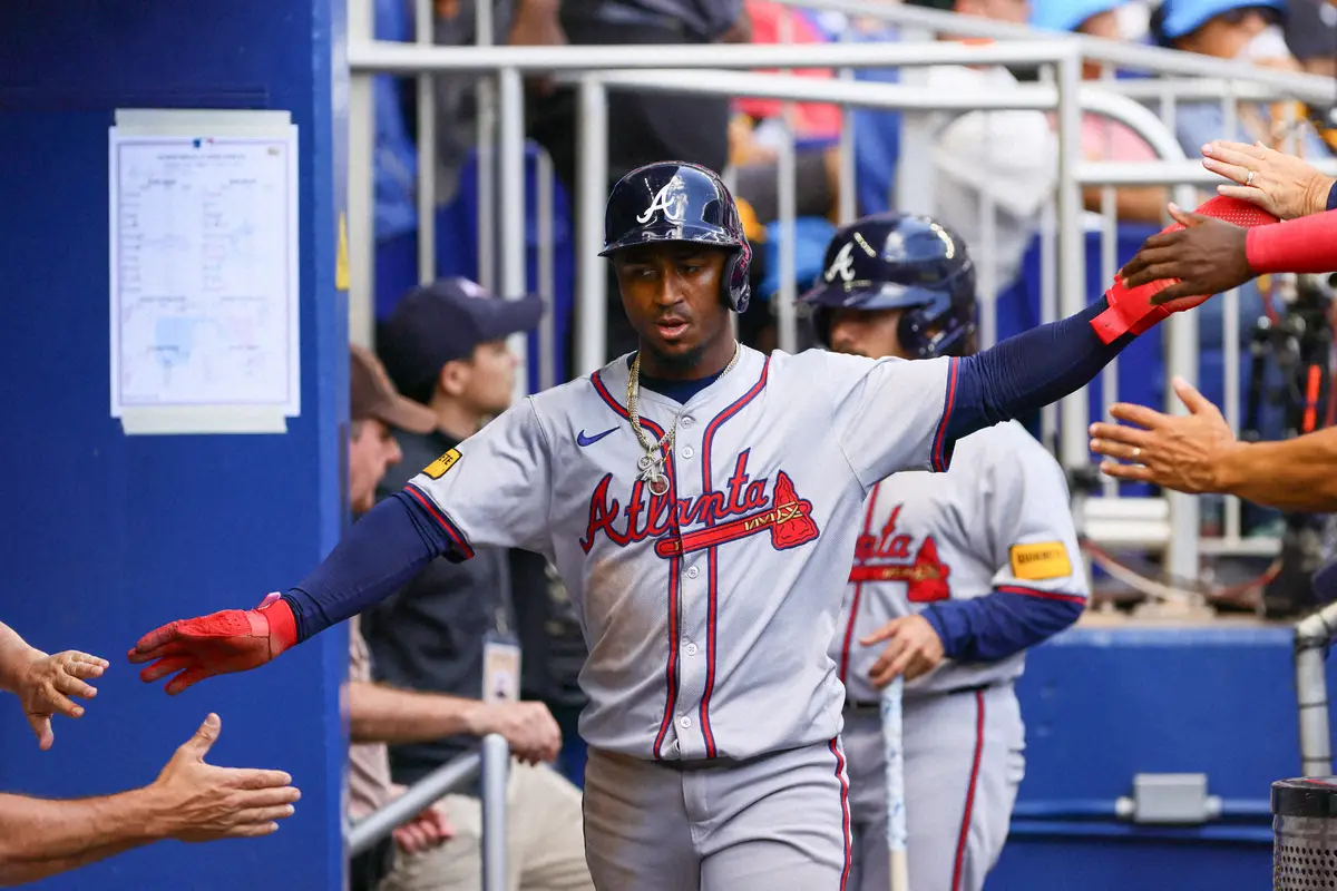 3分でわかるオジー・アルビーズ グローブ＆成績&プレースタイルStar Baseball Players