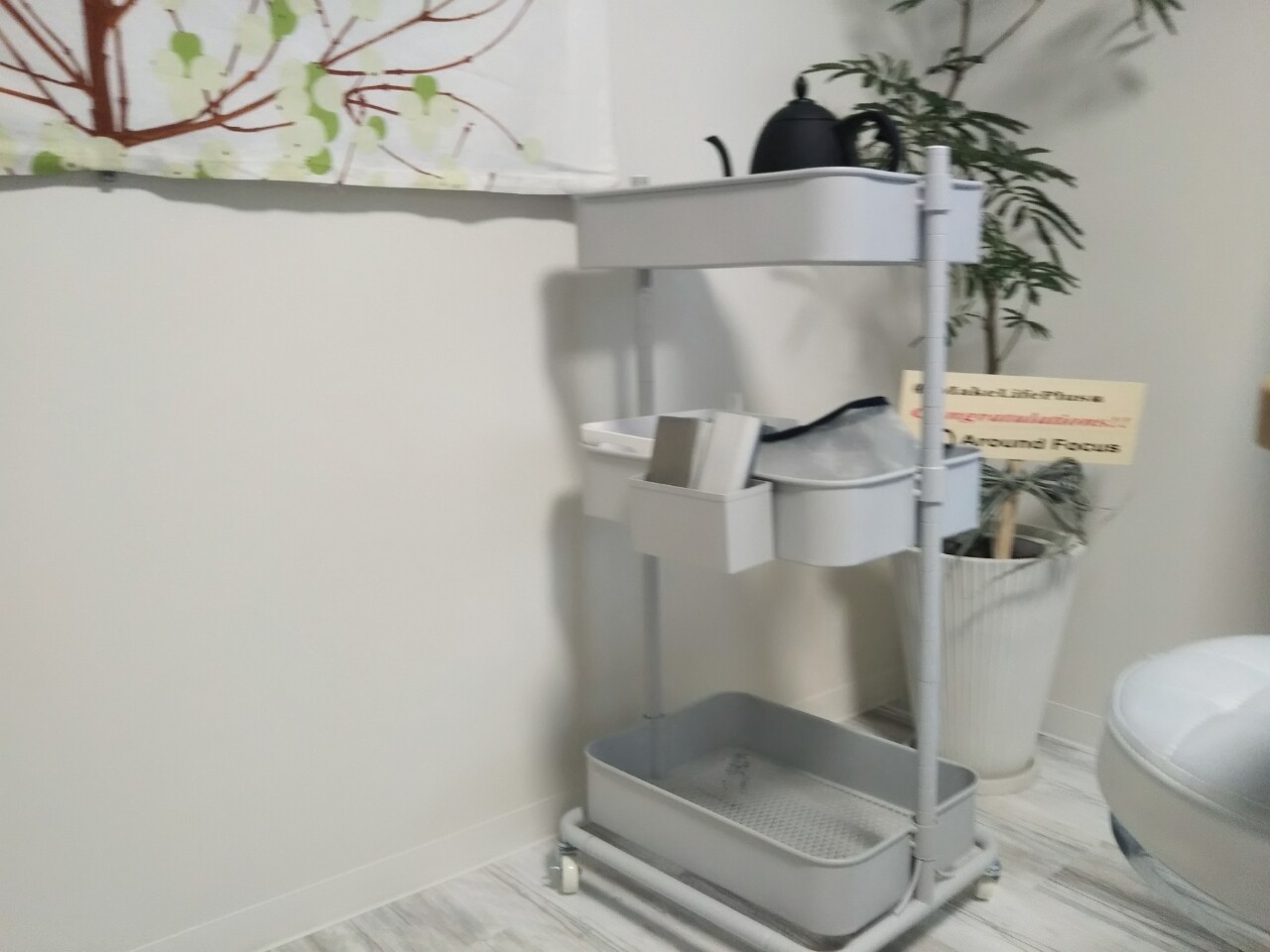 ニトリ シリーズ累計販売数80万個突破！家中どこでも使えて、すっきり片付く大人気のスチールワゴン「トロリ」シリーズに６つの新色登場株式会社ニトリホールディングスのプレスリリース