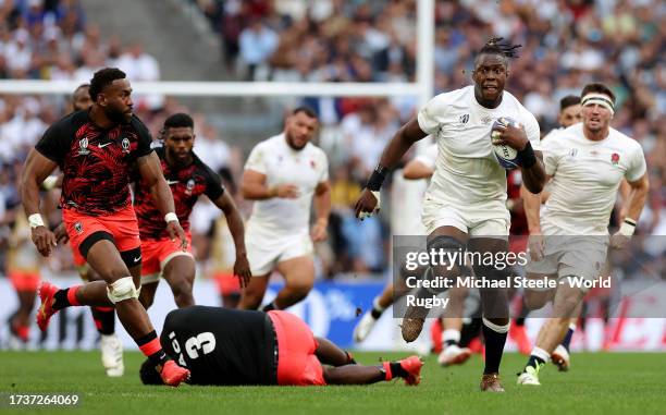 美土路の見どころ優勝杯を手にするのは「母国」か「王国」か 選手交代もポイント - BBCニュース