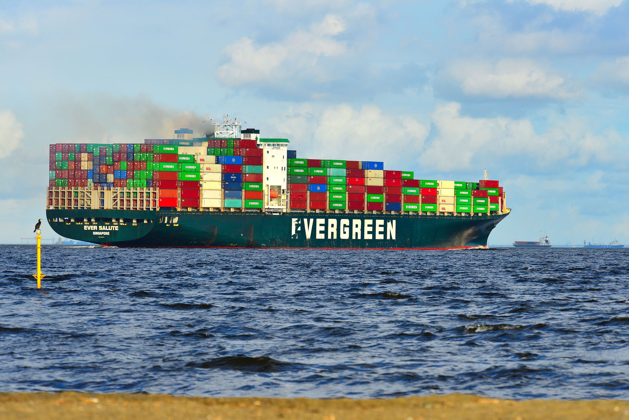 スエズ座礁、愛媛の会社に１０００億円賠償請求 裁判所がコンテナ船の差し押さえ命令 : 読売新聞