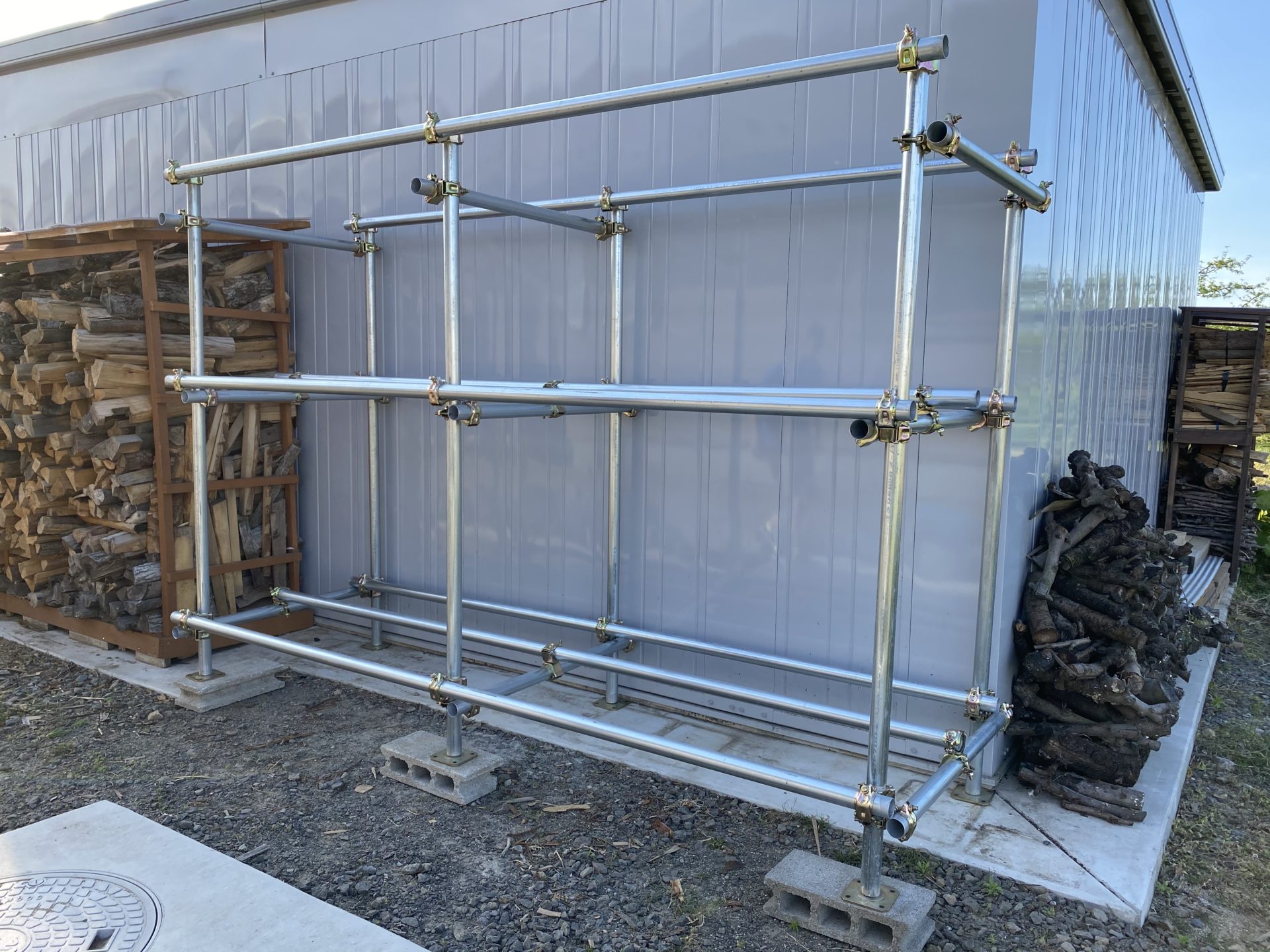 単管パイプ 物置 屋根TikTok