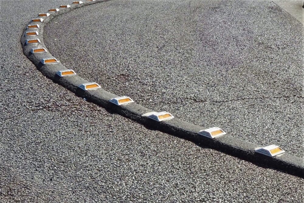 道路鋲 キャッツアイのおすすめ人気商品一覧 通販 - Yahoo!ショッピング