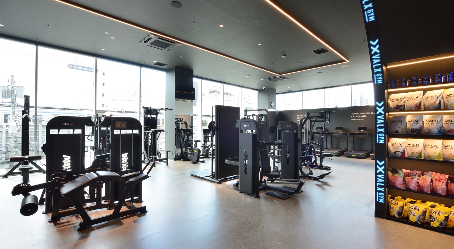 VALX GYM 錦糸町店LEDビジョンのことなら株式会社オール