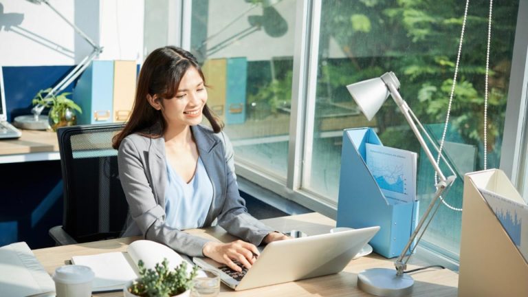 レベルの低い職場の特徴。周りのレベルが低いと感じたら「成長するタイミング」