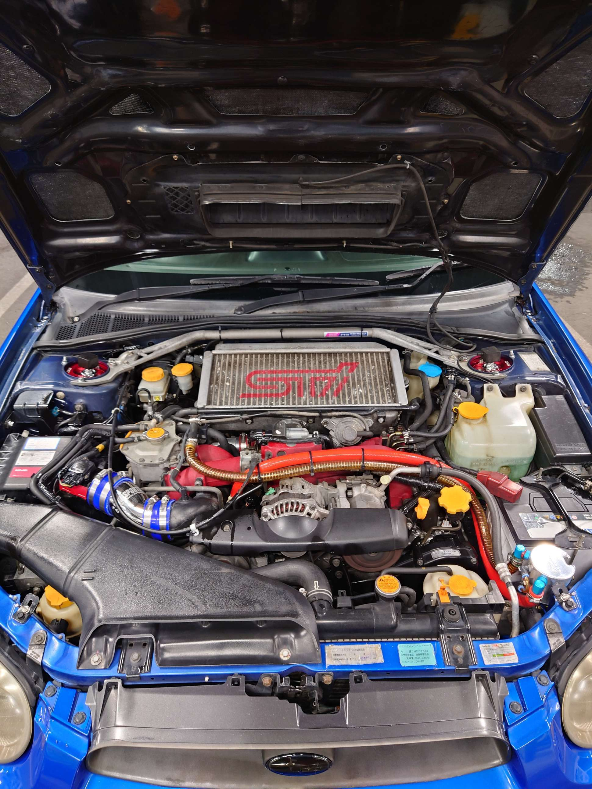 トラックのエンジンルームは自分で洗浄できる？洗浄方法を徹底解説！トラック情報コラム中古トラックのステアリンク