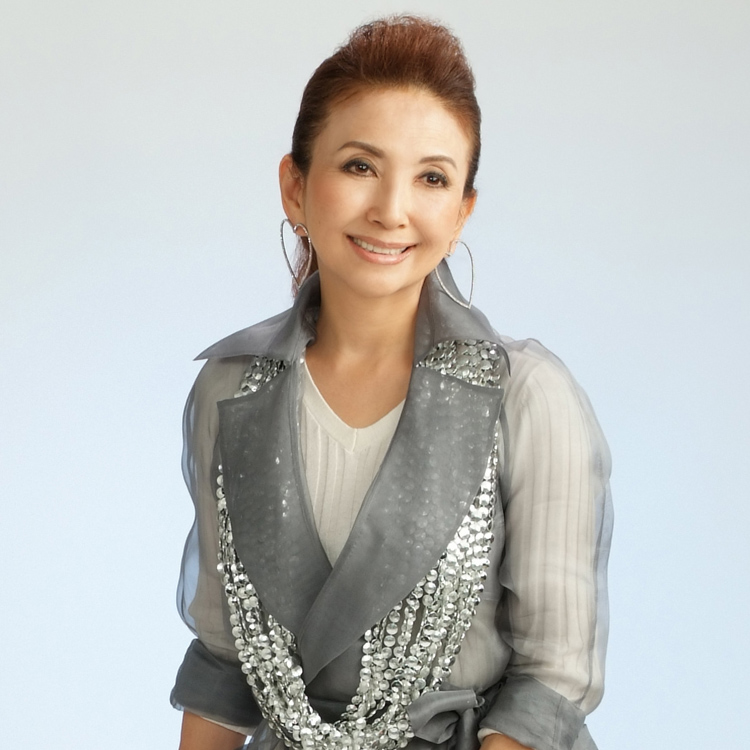 我为日本服装设计师比嘉京子新品牌秋冬2023拍摄的照片2 Second Fashion photography photos I did fornew brand by @kyokohiga @interrintokyo 品牌 Brand：Interrin 设计师 FashionDesigner：比嘉京子 Kyoko Higa 女模特 Female Model：须田円佳 Madoka Suda 男模特