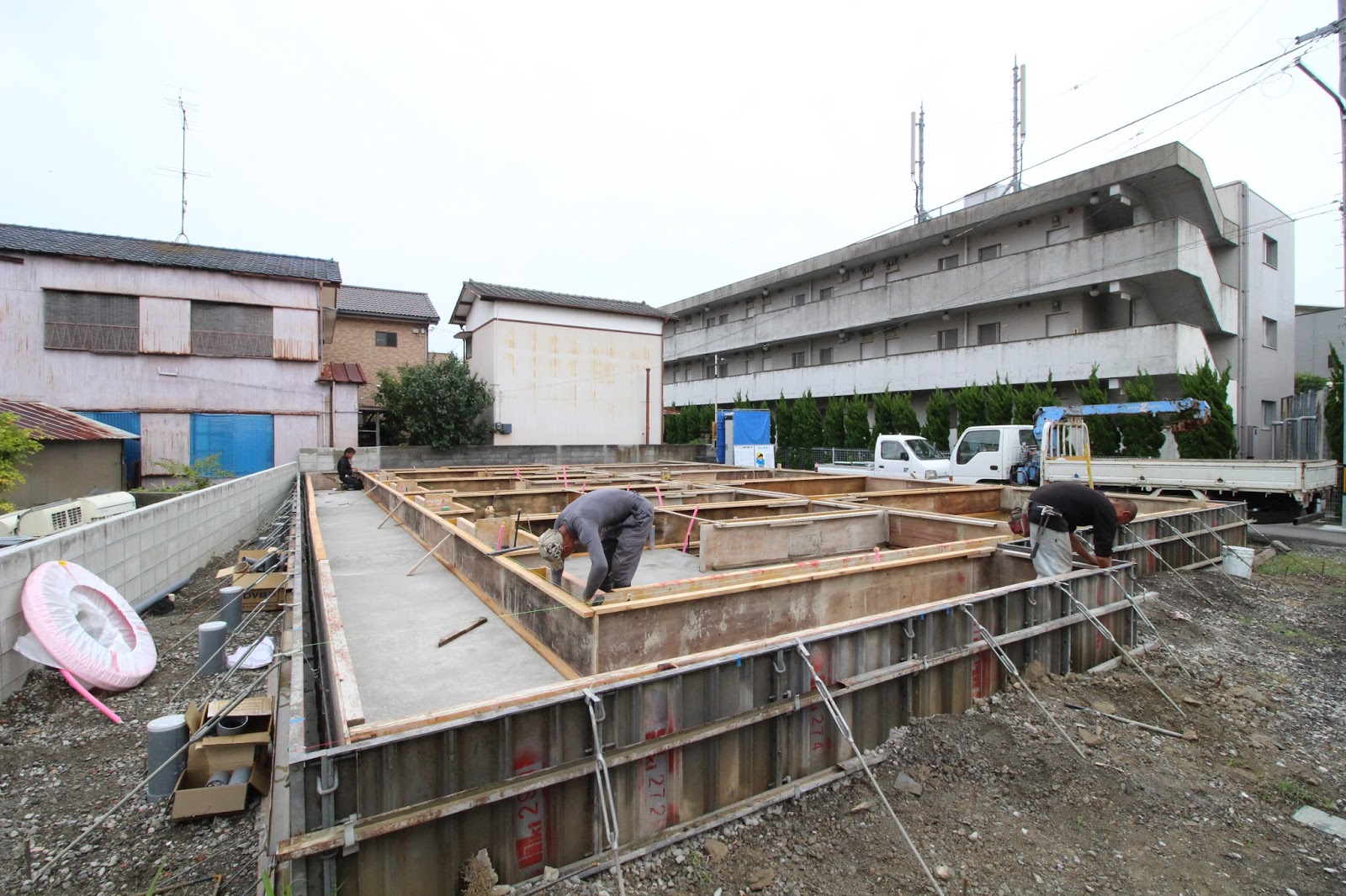 新築の現場より その４ 。墨出しって、イカにもスミにも。うたたね建築ブログうたたね建築デザイン室 のブログサイトです