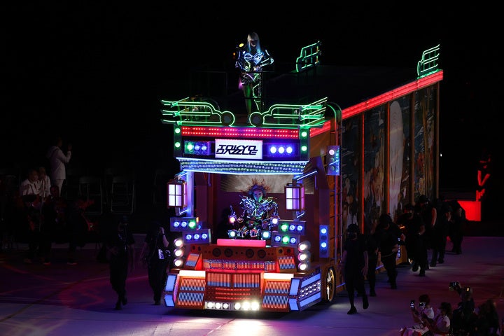 魅力溢れるデコトラの世界