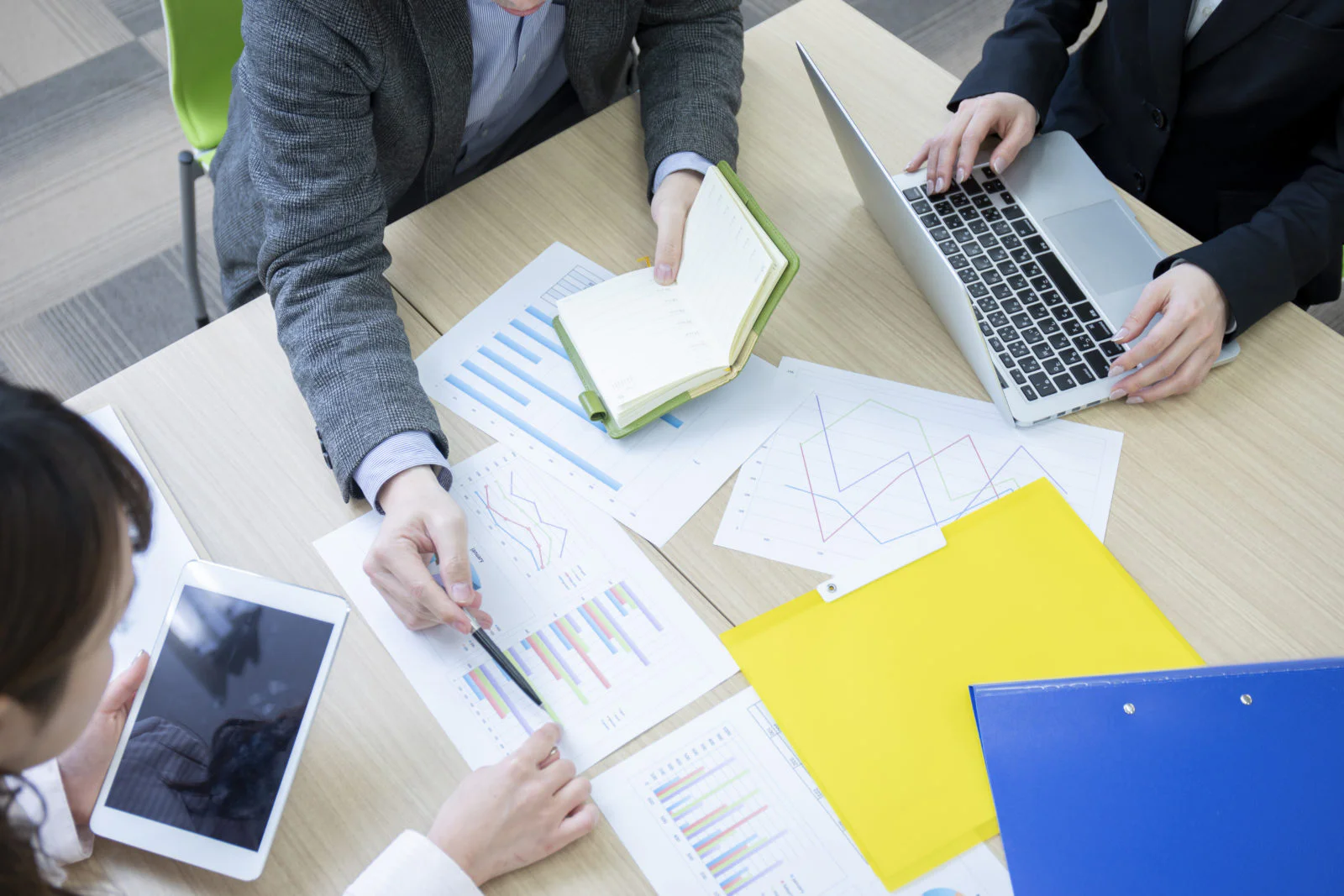 同僚を英語でどう表現する？知っておきたい7つのフレーズと使い方RYO英会話ジム