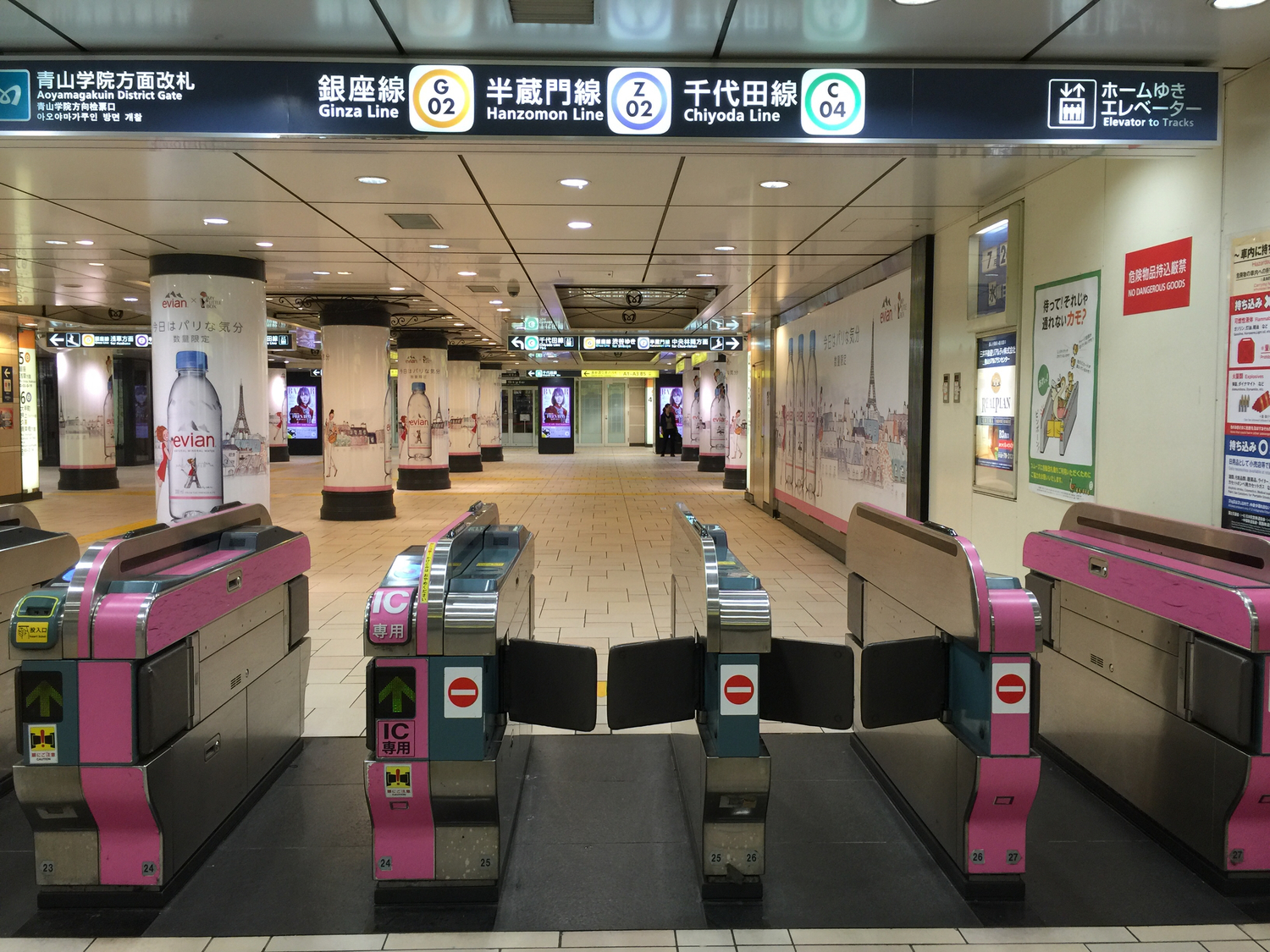 瓦町駅直結 改札前コンコース 食物販やポップアップストアに最適な圧倒的な人流を誇る改札前コンコースイベントスペース ①瓦町駅2階コンコース改札前柱回り- ショップカウンタ