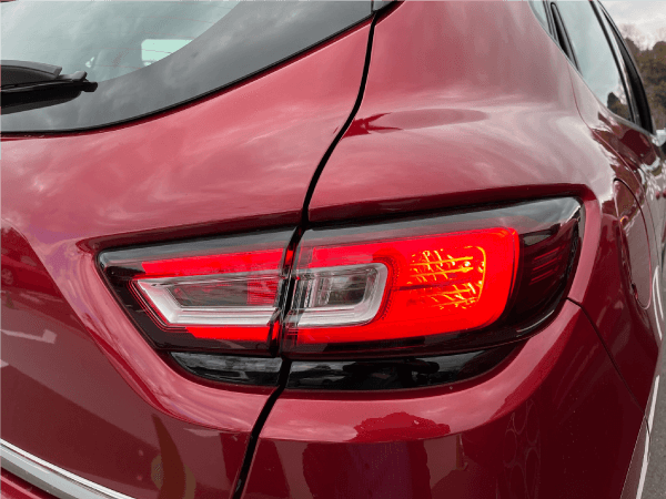 読みながら実践できる！ 初めてのテールランプのバルブ交換 初心者初心者必見 編集部が語る自動車購入ノウハウ MOTA