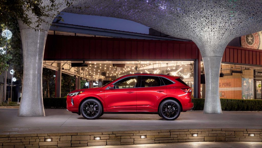 フォード・エスケープ」、2度目のマイチェンでお化粧直しニュース- webCG