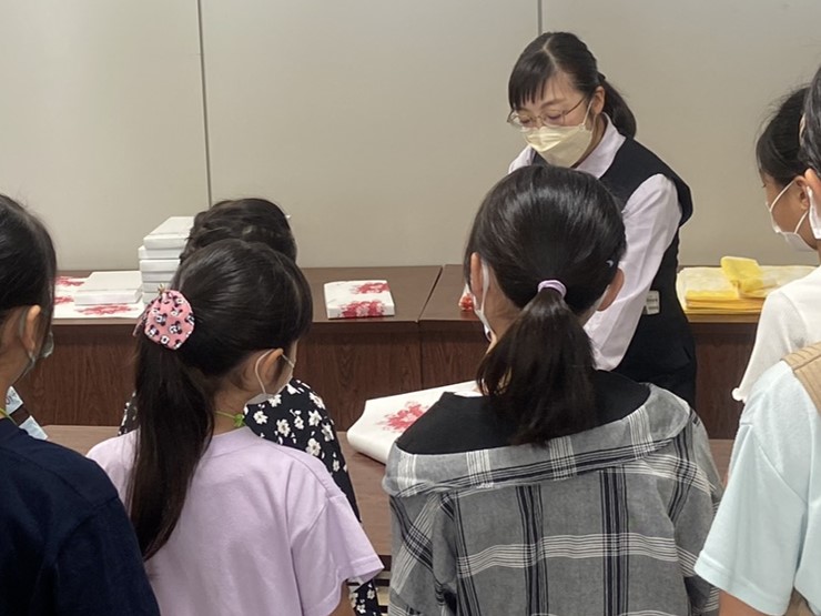 百貨店・デパート店員なり方や収入・仕事内容など全てがわかる 職業データベース