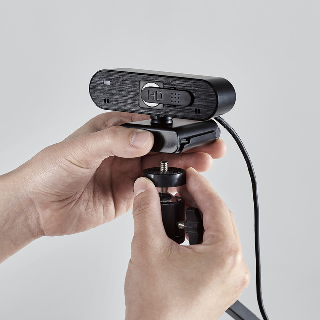 手元の書類などを映せる書画カメラ機能も搭載したウェブカメラ「JVU250」、j5createが発売 - INTERNET Watch