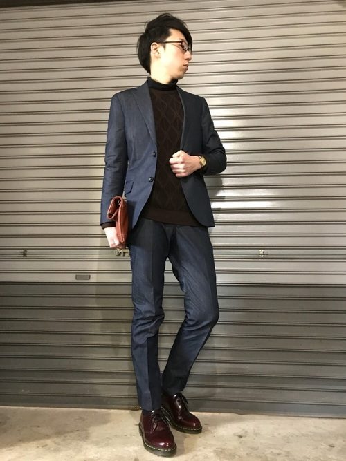 すべてユニクロ。賢くリーズナブルに装う令和のビジカジスタイルvol.1：アエラスタイルマガジン