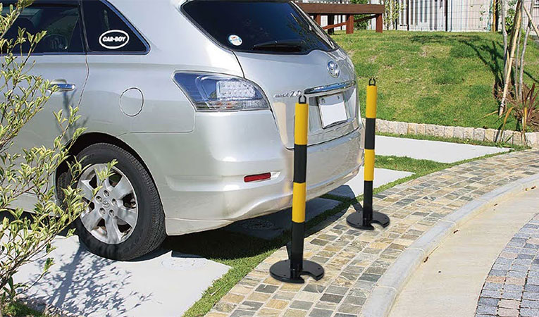 車止めポール置くだけリスク！おしゃれ＆取り外し式 脱着式 事例 - エクステリアのある暮らしブログ